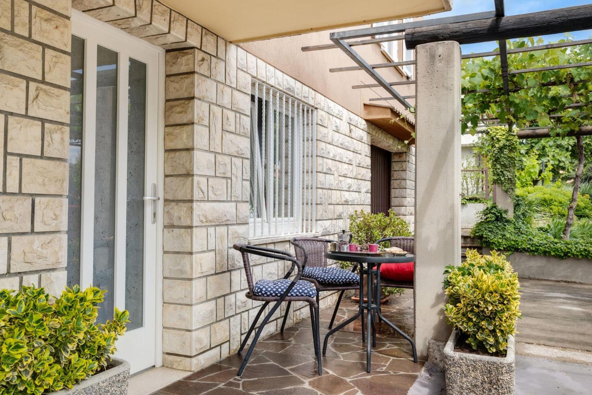 Apartma Valentina Apartment Pobegi Exterior photo